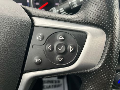 Used 2022 GMC Terrain SLE w/ Driver Convenience Package image 18