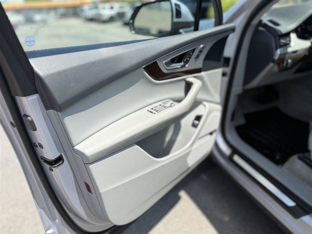 Used 2019 Audi Q7 2.0T Premium Plus w/ Premium Plus Package AWD/4WD image 21