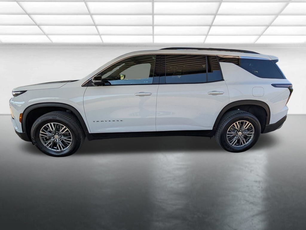 Used 2024 Chevrolet Traverse LT FWD image 28