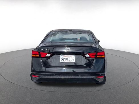 Used 2025 Nissan Altima 2.5 SV image 12