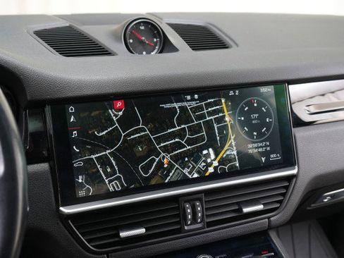 Used 2019 Porsche Cayenne image 44