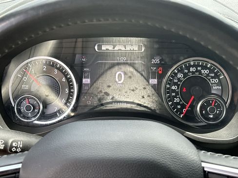 Used 2024 RAM 1500 Laramie RWD image 22