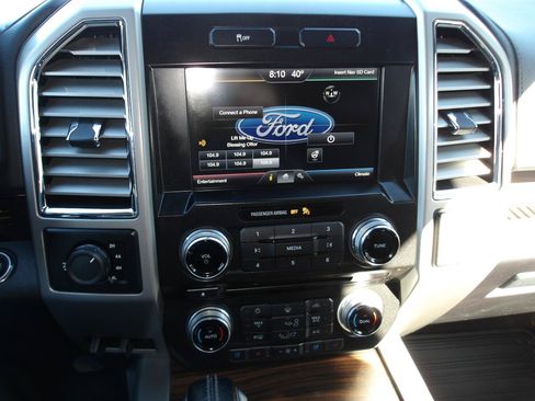 Used 2015 Ford F150 Lariat w/ Equipment Group 502A Luxury AWD/4WD image 19