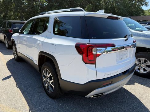 Used 2023 GMC Acadia SLE w/ Driver Convenience Package AWD/4WD image 4