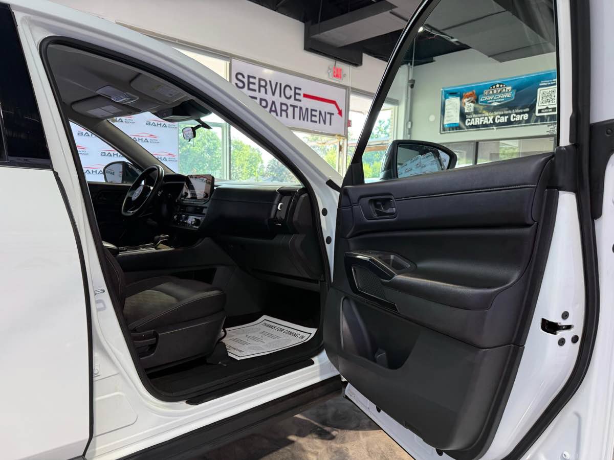 Used 2024 Nissan Pathfinder S AWD/4WD image 50