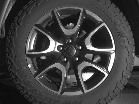 Used 2025 Jeep Compass Trailhawk AWD/4WD image 14