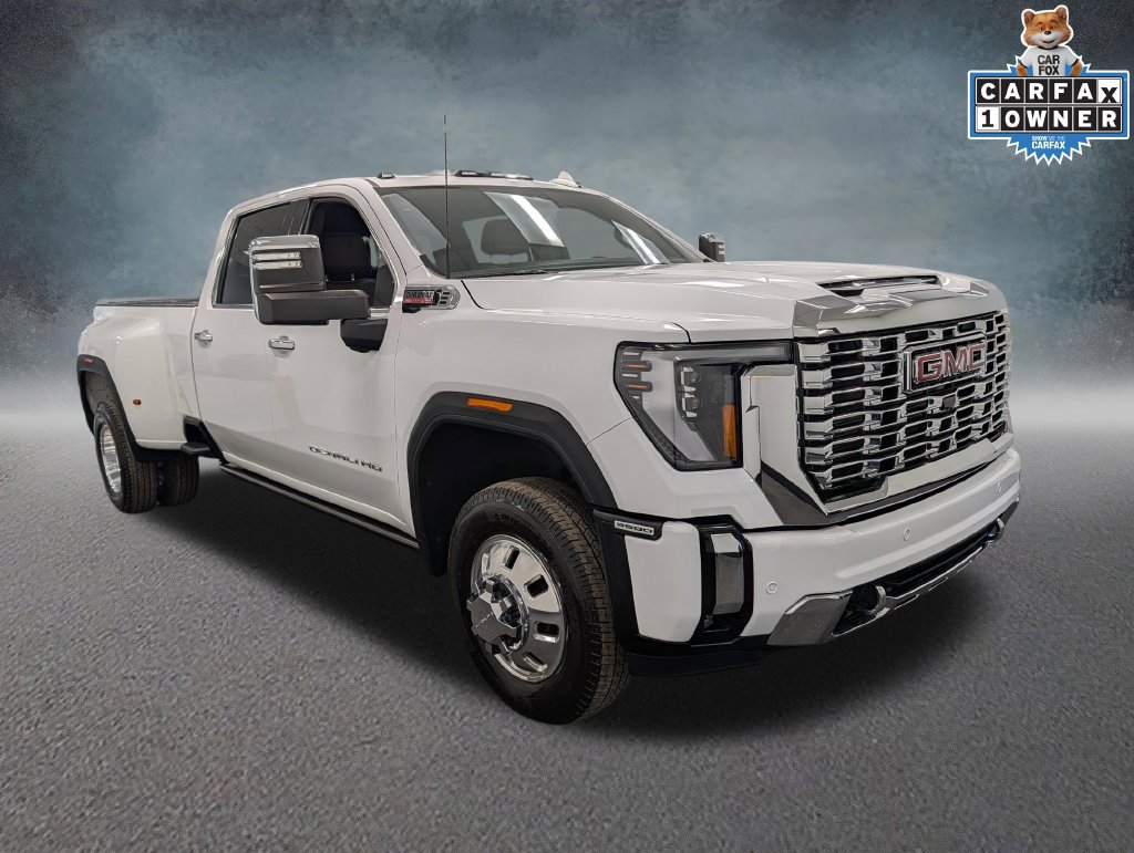 Used 2024 GMC Sierra 3500 Denali w/ Denali Reserve Package AWD/4WD image 3