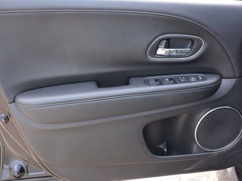 Used 2019 Honda HR-V EX-L image 8
