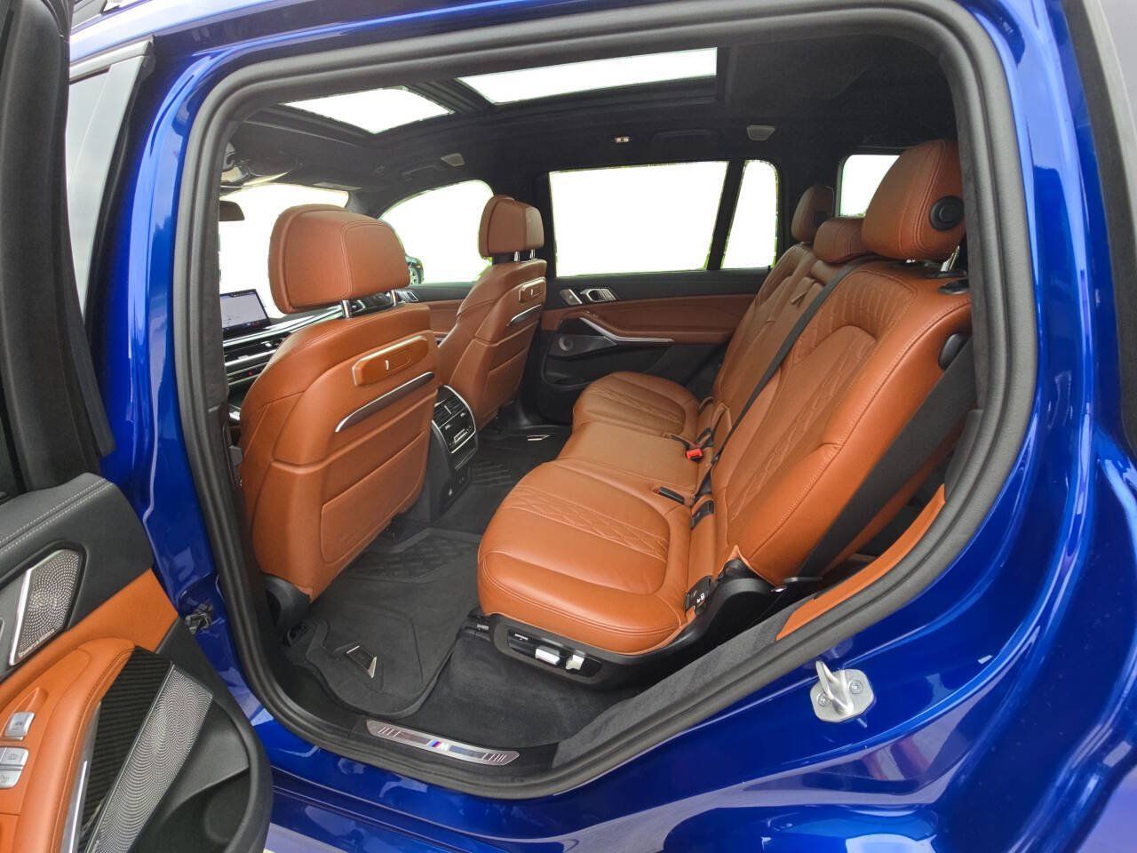 Used 2024 BMW X7 M60i w/ Executive Package AWD/4WD image 36