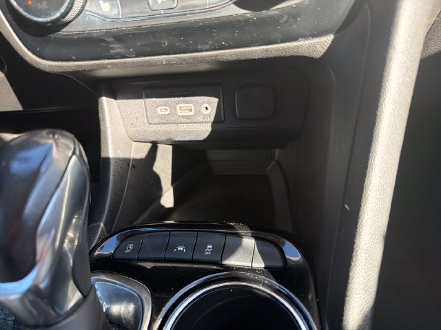 Used 2020 Buick Encore GX Essence w/ Experience Buick Package FWD image 23