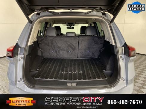 Used 2025 Nissan Rogue SV w/ Rock Creek Premium Package image 27
