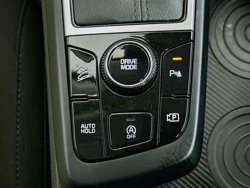 Used 2025 Kia Sportage LX FWD image 24