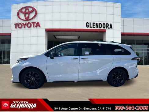 New 2026 Toyota Sienna XSE FWD image 6
