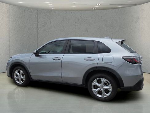 Used 2023 Honda HR-V LX image 5