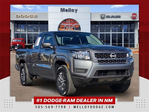 Used 2025 Nissan Frontier SV image 1