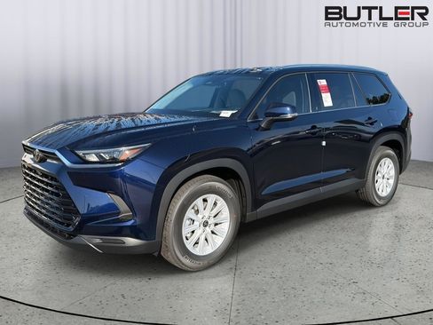 New 2026 Toyota Grand Highlander XLE FWD image 1