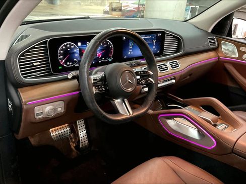 Used 2024 Mercedes-Benz GLS 450 4MATIC image 16