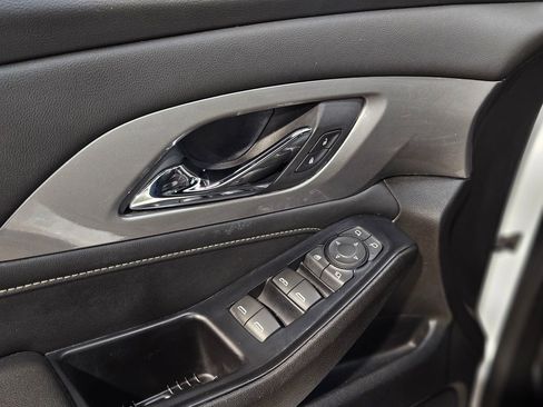 Used 2023 Chevrolet Traverse LT w/ LT Premium Package image 21