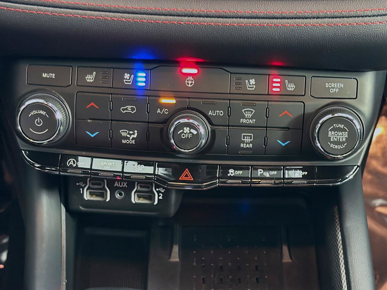 Used 2025 Dodge Durango GT AWD/4WD image 16