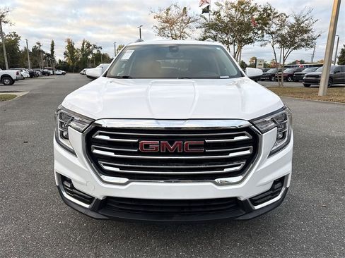 Used 2024 GMC Terrain SLT image 8