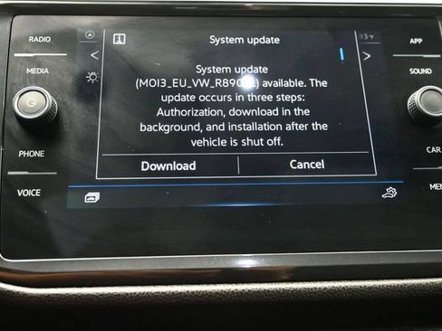 Used 2023 Volkswagen Tiguan SE R-Line FWD image 15
