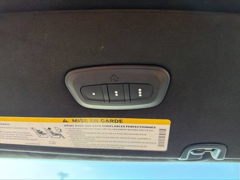 Used 2022 Chrysler Pacifica Pinnacle FWD image 33