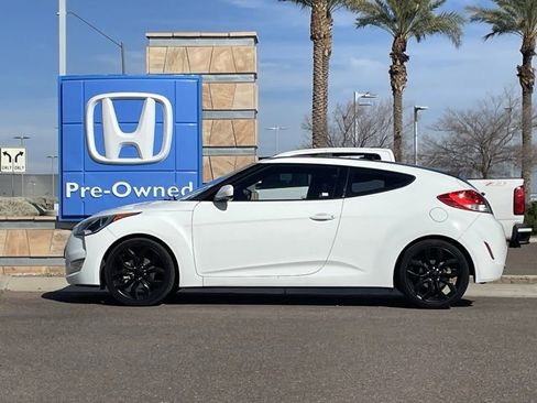 Used 2013 Hyundai Veloster w/ Style Pkg image 11