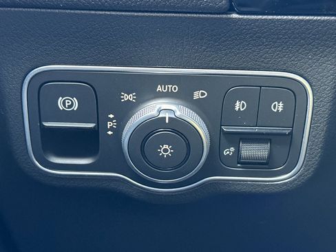 Certified 2025 Mercedes-Benz GLA 250 image 32