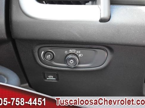 Used 2024 GMC Terrain SLE w/ Driver Convenience Package image 39