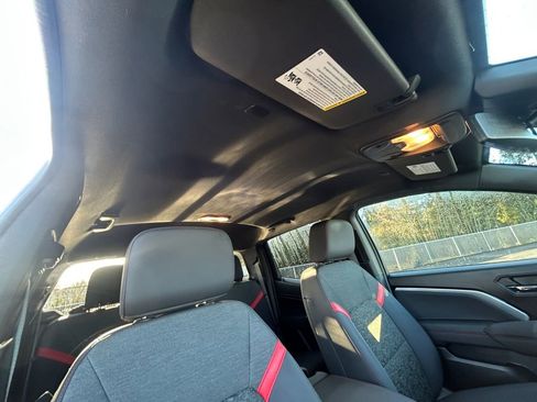 Used 2024 Chevrolet Colorado Z71 w/ Z71 Convenience Package 2 image 27