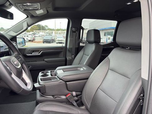 Used 2024 GMC Sierra 1500 SLT image 13