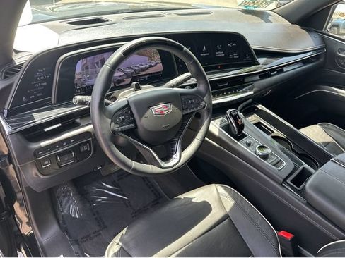 Certified 2022 Cadillac Escalade ESV Sport AWD/4WD image 26