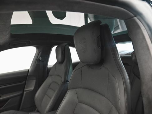 Used 2021 Porsche Taycan RWD image 32