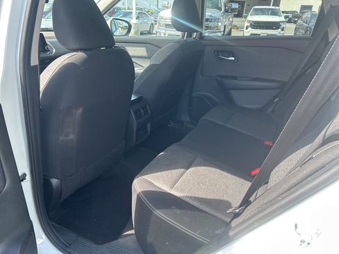 Used 2023 Nissan Rogue SV FWD image 9