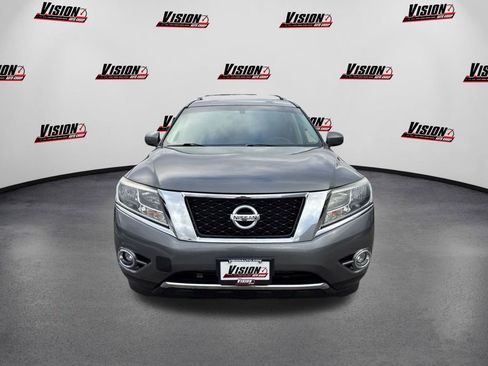 Used 2016 Nissan Pathfinder SV image 2