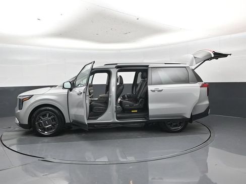 Used 2025 Kia Carnival EX FWD image 61