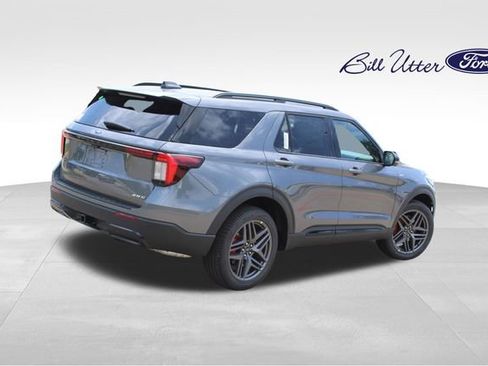 New 2026 Ford Explorer ST-Line AWD/4WD image 3