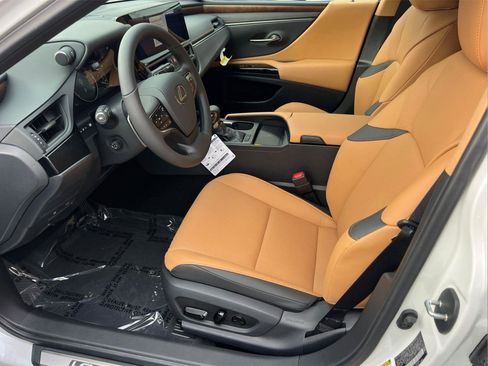 New 2025 Lexus ES 350 w/ Premium Package image 10