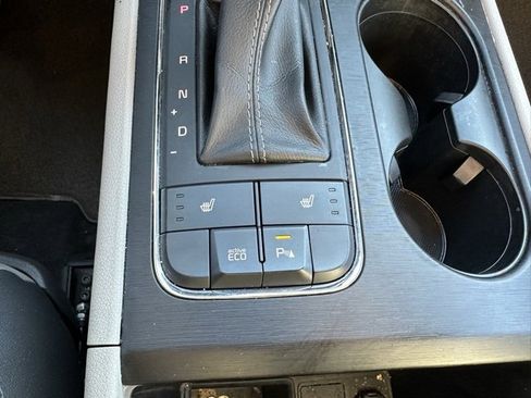 Used 2018 Kia Sedona LX w/ LX Essentials Premium Package image 36