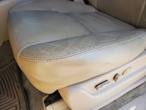 Used 2012 Chevrolet Suburban LTZ RWD image 17