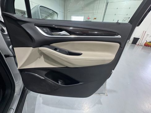 Used 2019 Buick Enclave Essence image 44