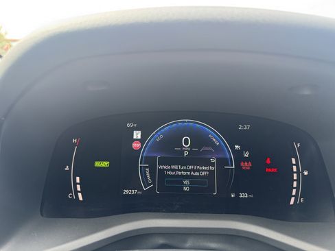 Used 2025 Toyota Camry SE w/ Convenience Package image 21