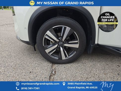 Used 2023 Nissan Rogue Platinum w/ Platinum Premium Package AWD/4WD image 31