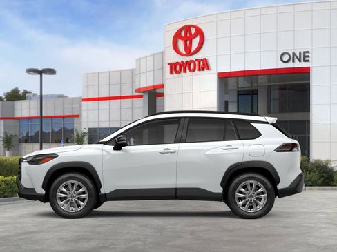 New 2026 Toyota Corolla Cross LE w/ Moonroof Package image 28