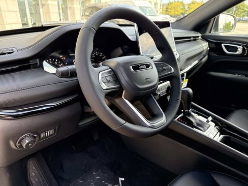 New 2026 Jeep Compass Latitude image 21