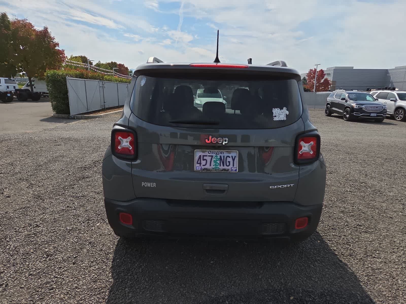 Used 2021 Jeep Renegade Sport w/ Sport Appearance Group FWD image 4