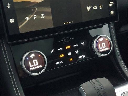 Used 2025 Jaguar F-PACE R-Dynamic S image 32