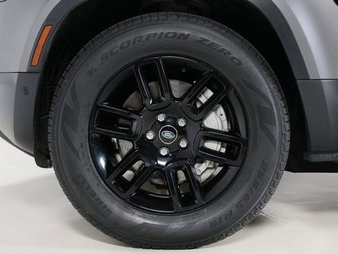 Used 2023 Land Rover Defender 110 SE image 35