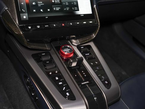 Used 2025 Aston Martin Vanquish RWD image 47