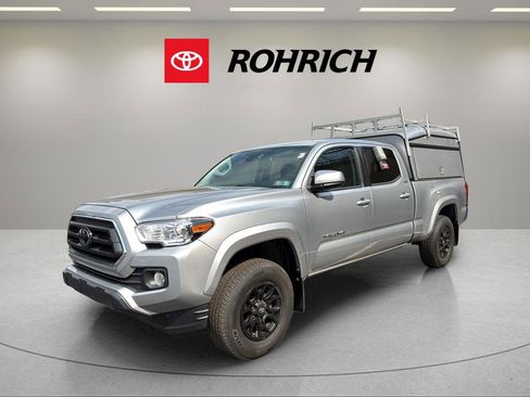 Used 2020 Toyota Tacoma SR5 image 1